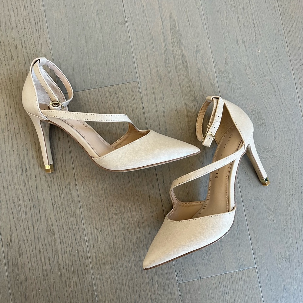 Kelly & Kate nude strappy heels size 6.5 - never worn